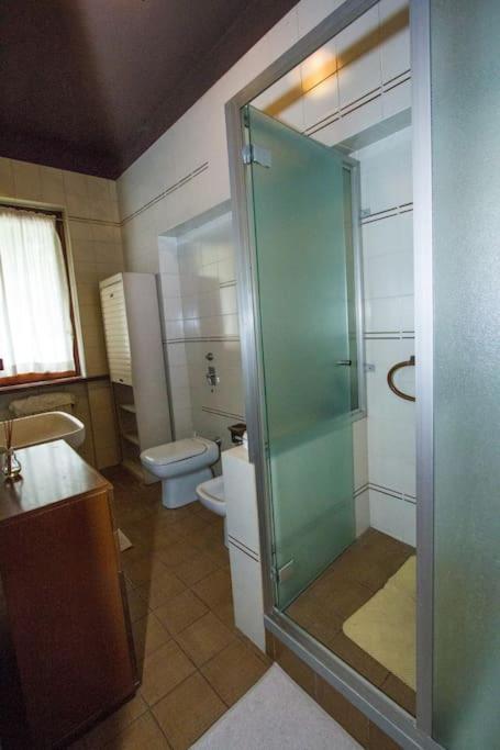 Casa Su Lago Privato A Due Passi Da Milano Segrate Exterior foto