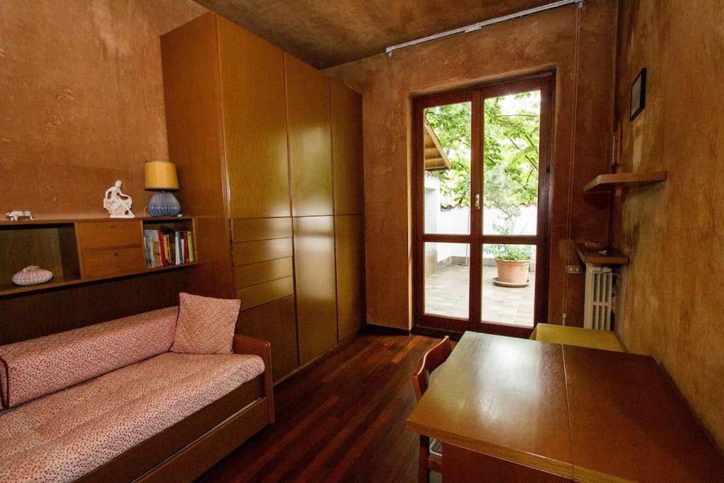 Casa Su Lago Privato A Due Passi Da Milano Segrate Exterior foto