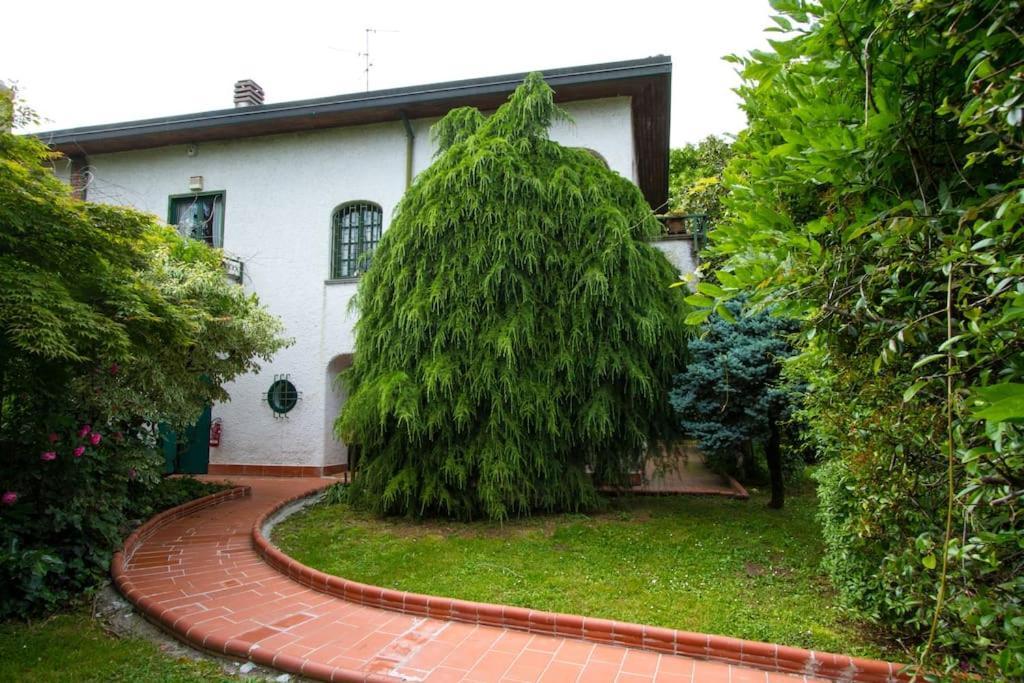 Casa Su Lago Privato A Due Passi Da Milano Segrate Exterior foto