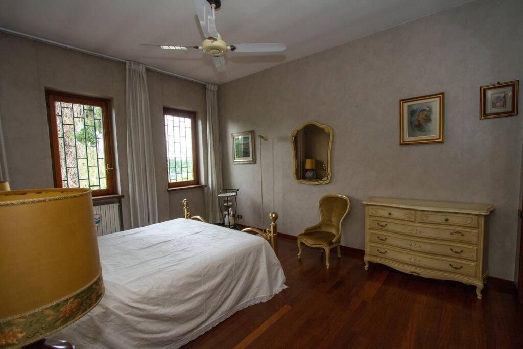 Casa Su Lago Privato A Due Passi Da Milano Segrate Exterior foto