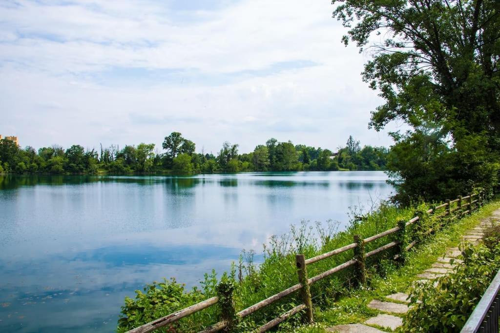 Casa Su Lago Privato A Due Passi Da Milano Segrate Exterior foto