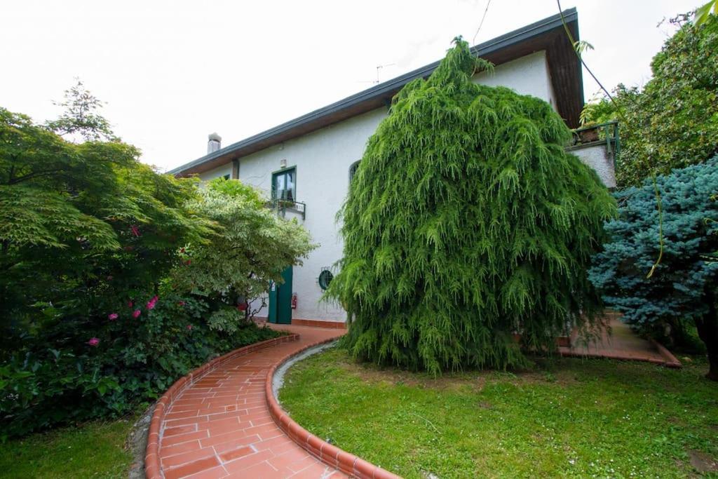 Casa Su Lago Privato A Due Passi Da Milano Segrate Exterior foto
